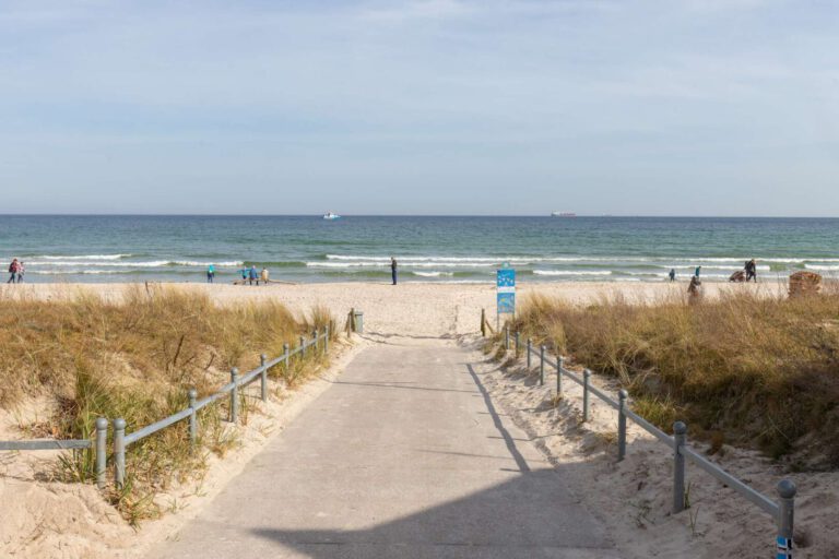 Der direkte Strandabgang vor dem Haus