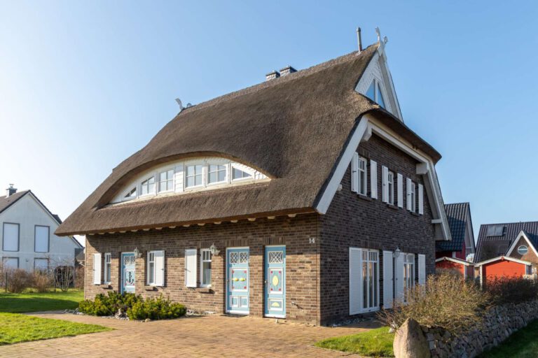 Das Doppelhaus mit Reetdach