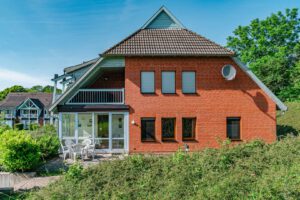 Die Seitenansicht mit Terrasse