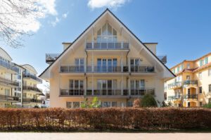 Das dreigeschossige Mehrfamilienhaus