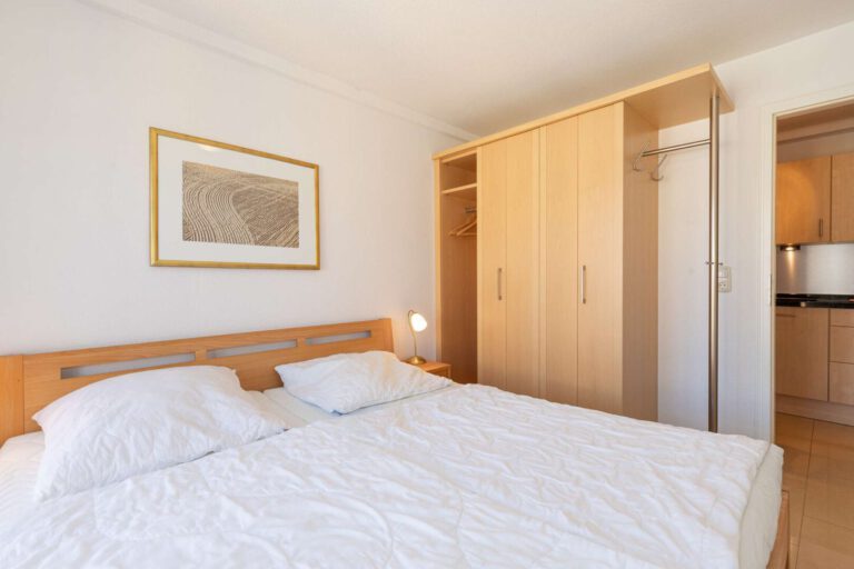 Das gemütliche Schlafzimmer mit praktischem Einbauschrank