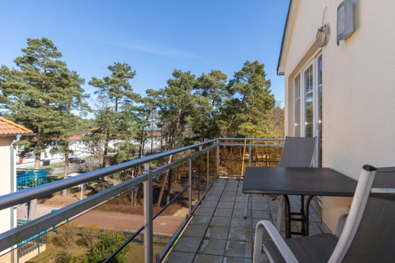 Die bequeme Sitzecke auf dem Balkon