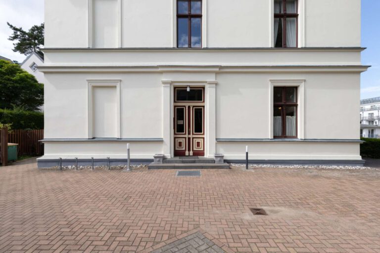 Auch die Rückseite wurde Stilvoll gestaltet - Der Hauseingang