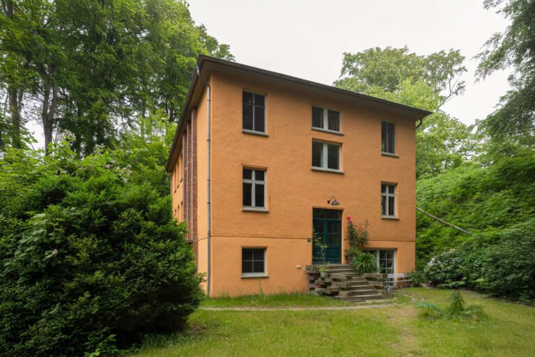 Das parkähnliche Anwesen