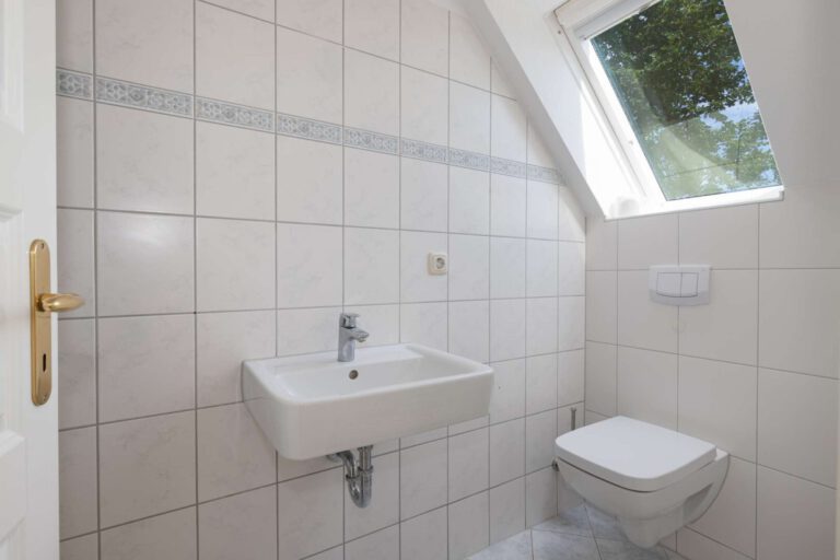 Das helle Gäste Bad im OG