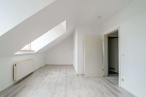 Der helle Wohn- und Essbereich