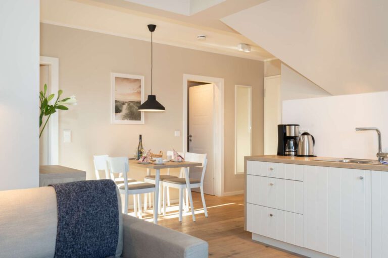 Der helle Wohn- und Essbereich