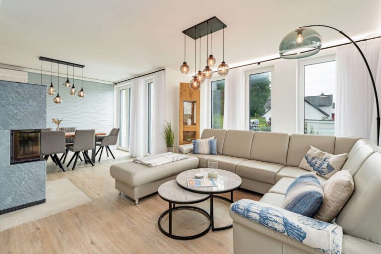 Der lichtdurchflutete Wohnbereich