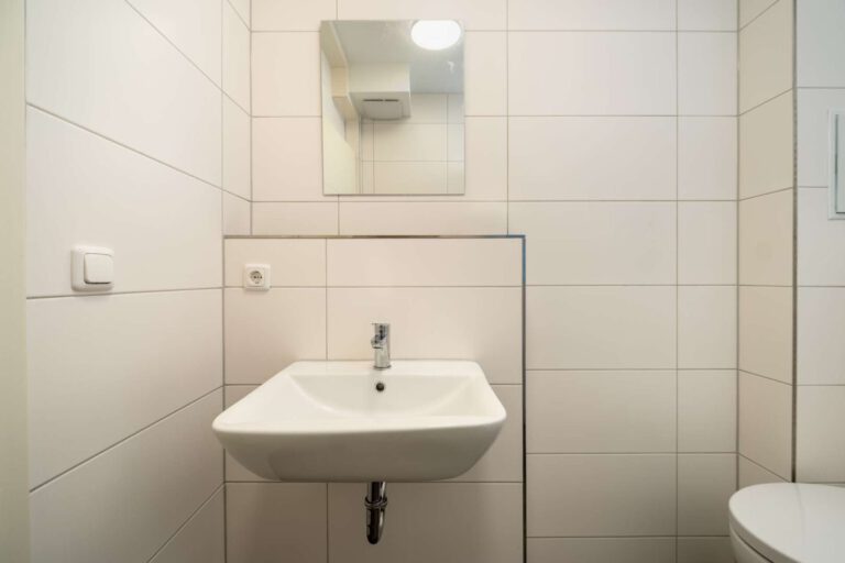 Klar. Hell. Zeitgemäß – das neue Duschbad im Überblick