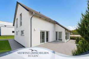 Modernes Einfamilienhaus mit Gartensauna in strandnaher Lage in Glowe