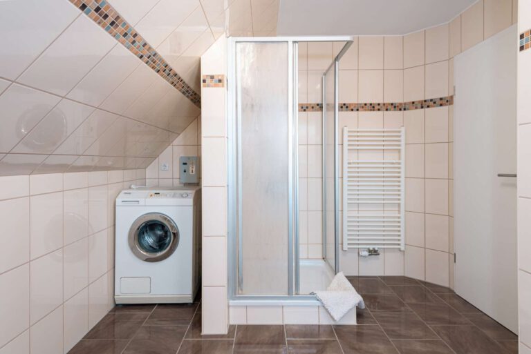 Das helle Badezimmer
