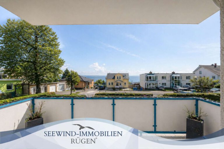 Helle 3-Zimmer-Wohnung mit Balkon und Meerblick
