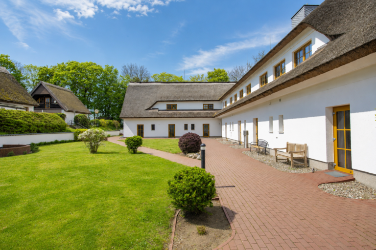 Die gepflegte Außenanlage