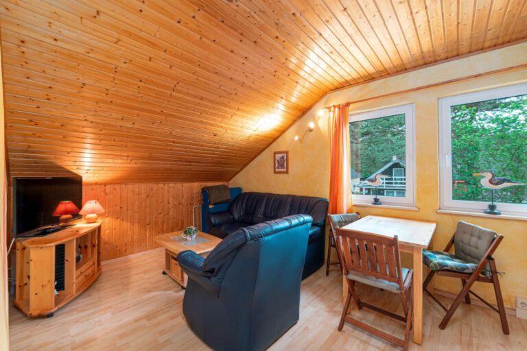 Das gemütliche Wohn- und Esszimmer im Obergeschoss