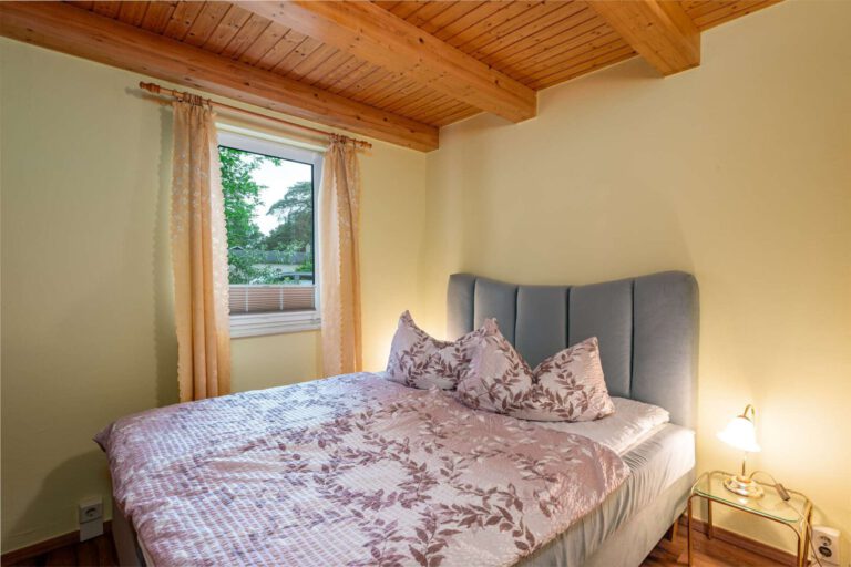 Das ruhige Schlafzimmer im Erdgeschoss