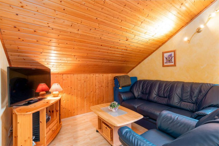 Das gemütliche Wohn- und Esszimmer im Obergeschoss
