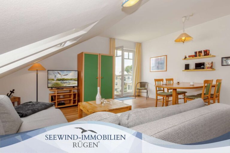 Helle Dachgeschosswohnung im Herzen von Göhren