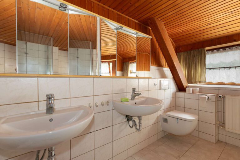 Helles Bad mit Wellnesscharakter
