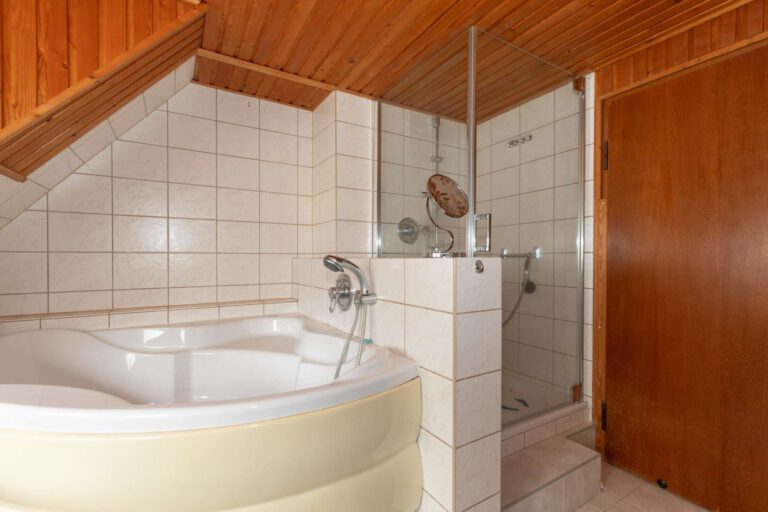 Helles Bad mit Wellnesscharakter