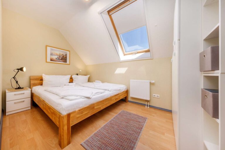 Das ruhige Hauptschlafzimmer