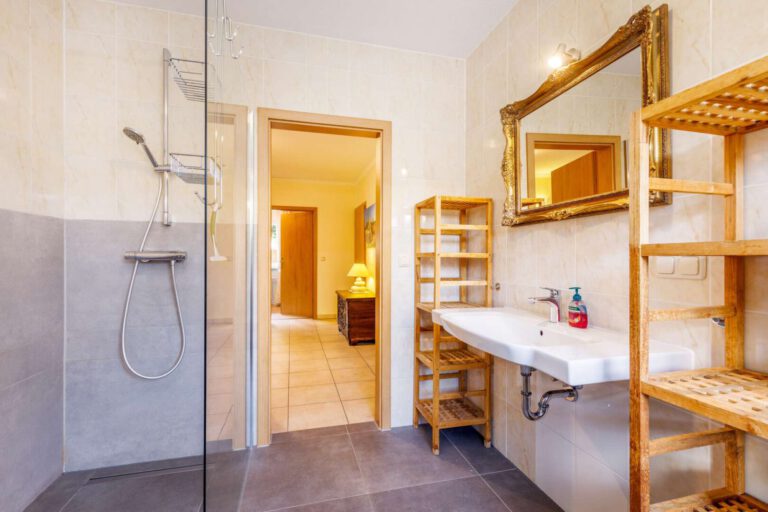 Das moderne Badezimmer (Zum Bodden)