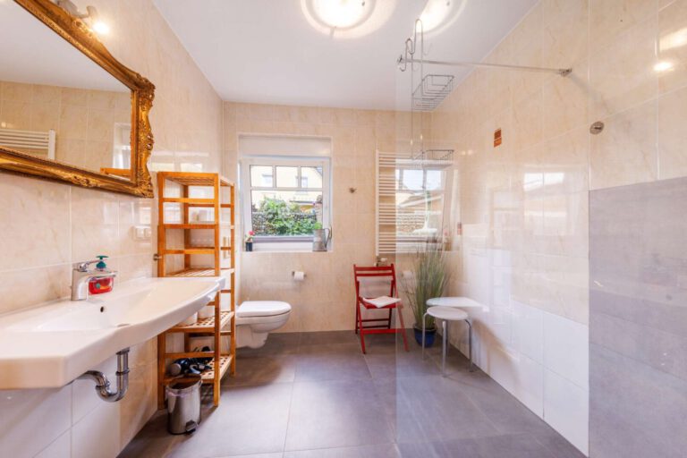 Das moderne Badezimmer (Zum Bodden)